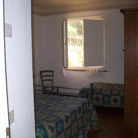 בית כפרי La Casina קסטנייטו קרדוצ'י